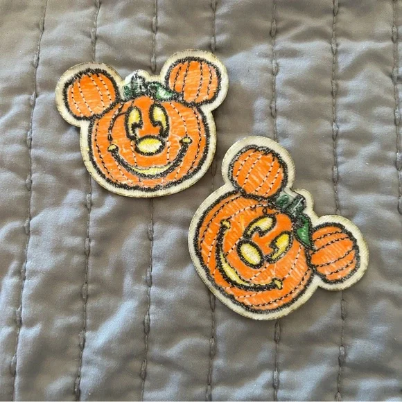 ๐ธ3 for $20๐ธPumpkin Mickey Iron On Embroidery Patches - Picture 4 of 4